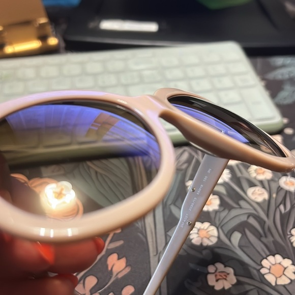 Stella McCartney nude beige plastic sunglasses - Picture 10 of 13